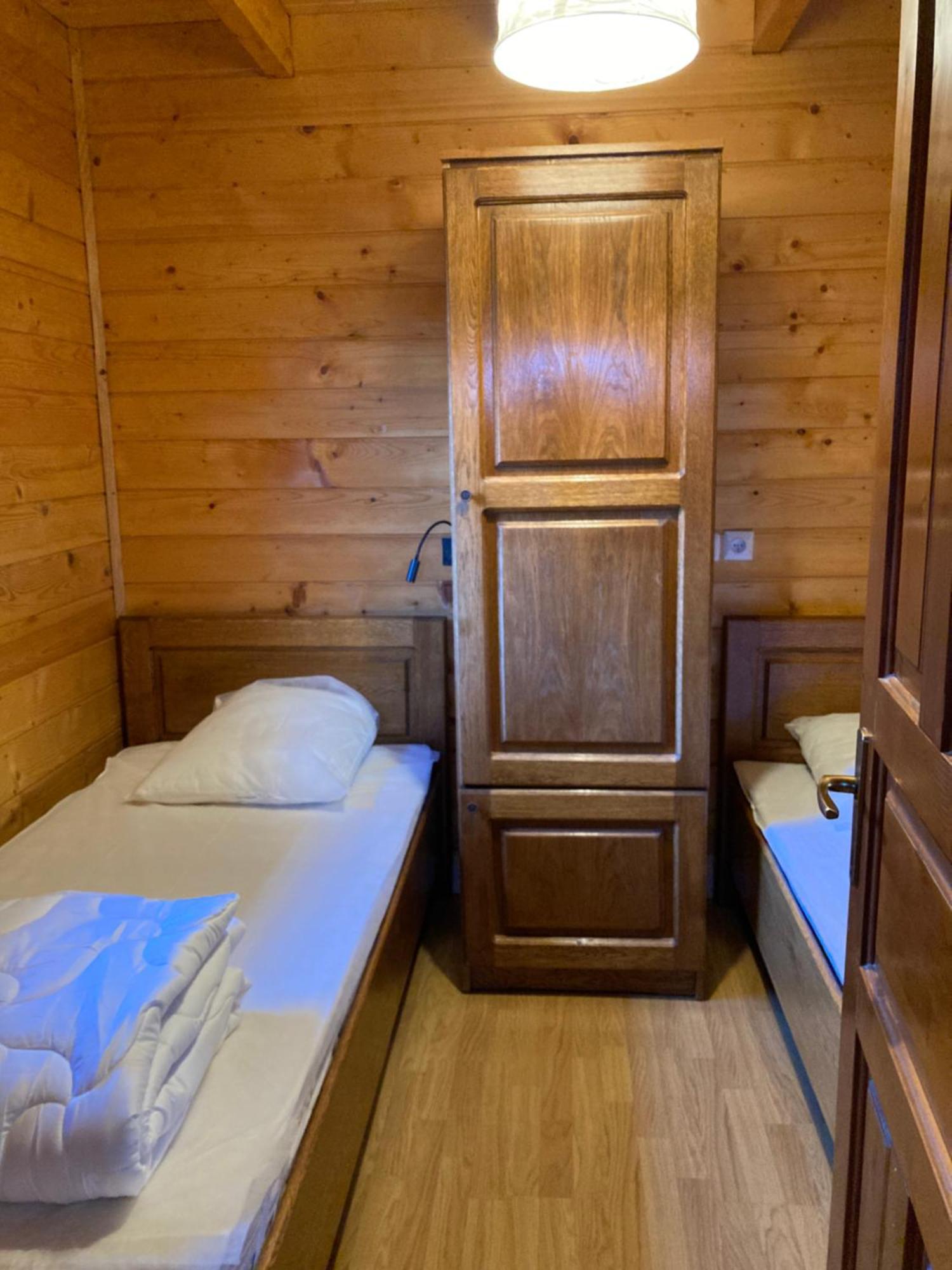 Camping-Chalets La Faviere Lac des Rouges Truites Exterior photo