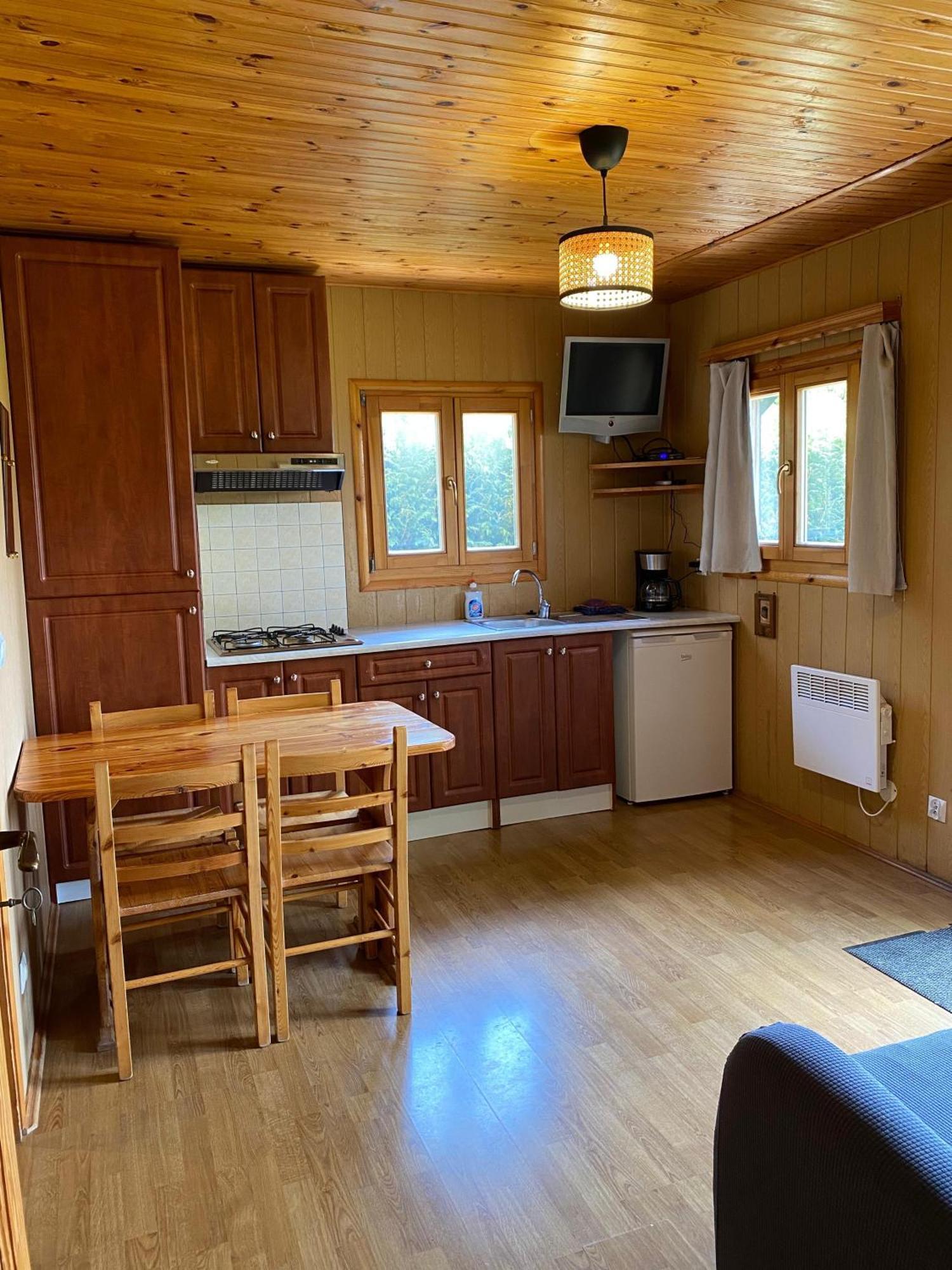 Camping-Chalets La Faviere Lac des Rouges Truites Exterior photo
