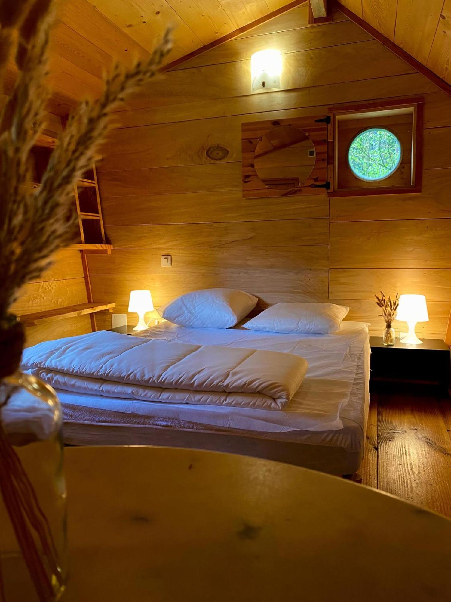 Camping-Chalets La Faviere Lac des Rouges Truites Exterior photo