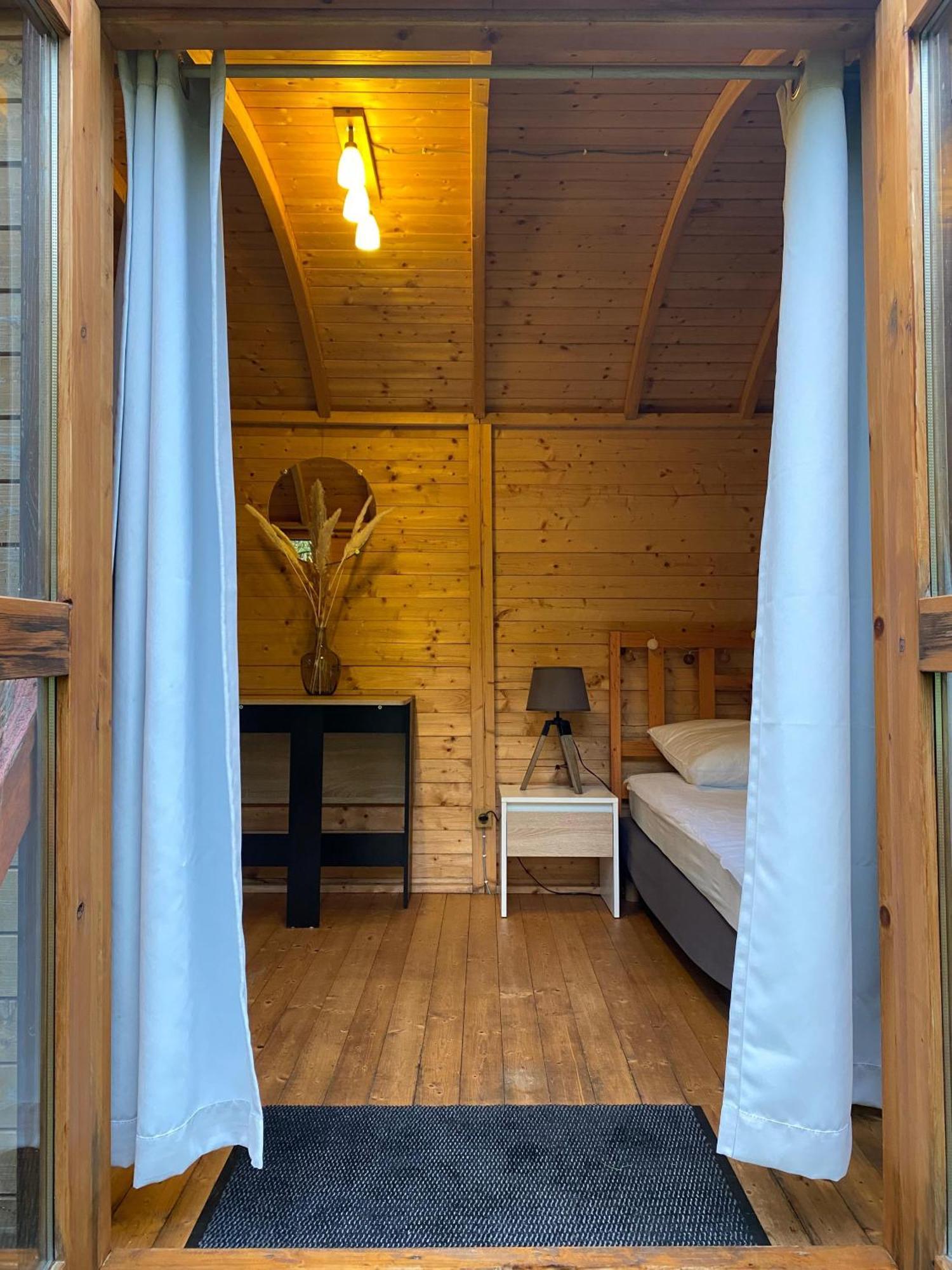 Camping-Chalets La Faviere Lac des Rouges Truites Exterior photo