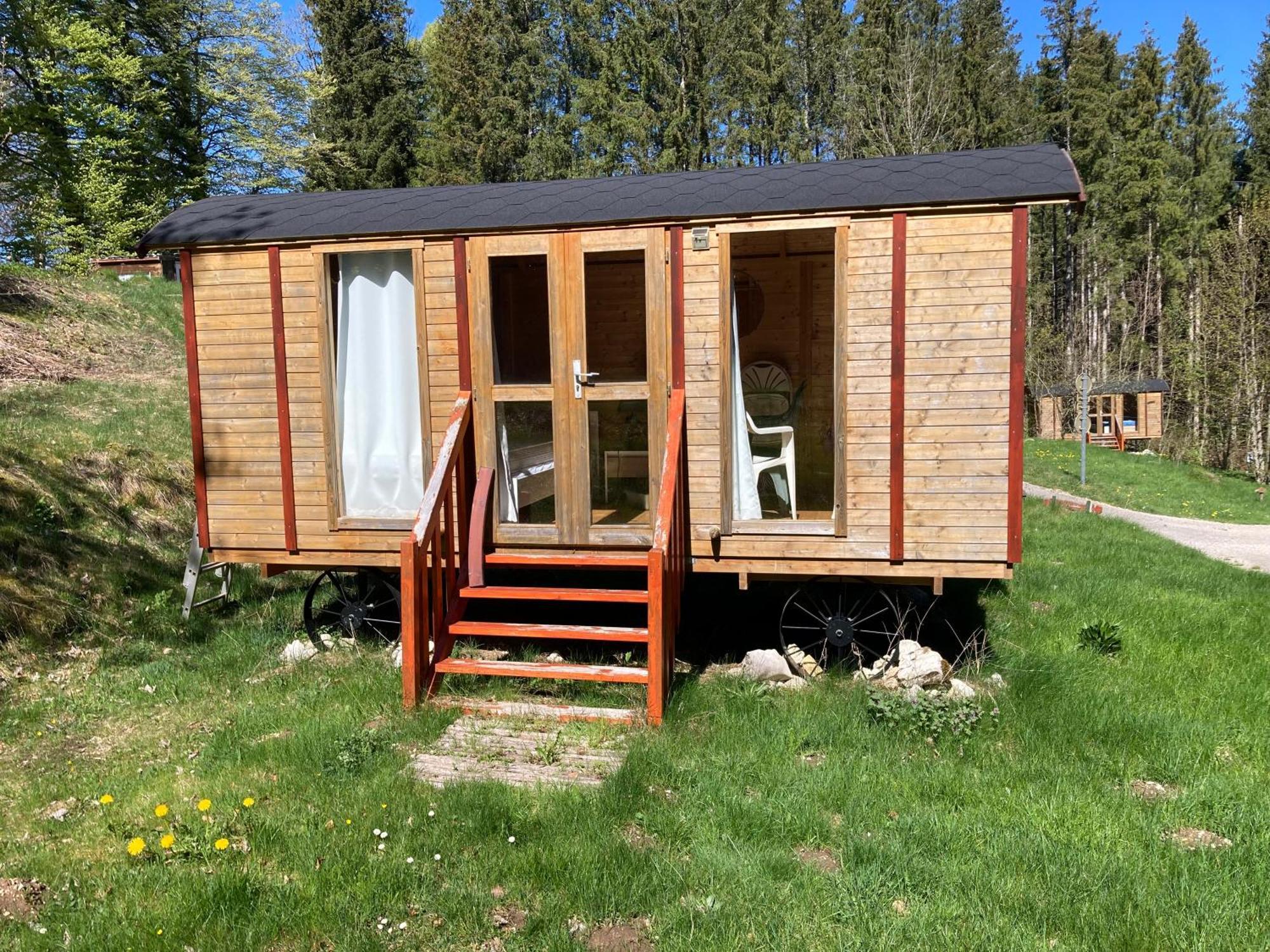 Camping-Chalets La Faviere Lac des Rouges Truites Exterior photo
